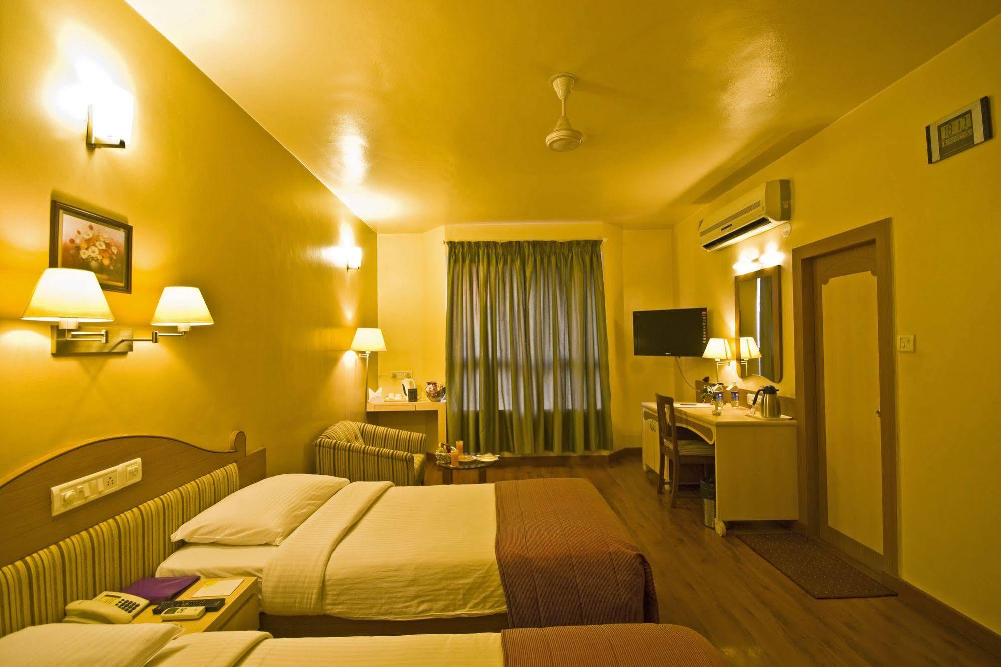 Hotel Park Central Comfort- E- Suites Pune Exterior photo